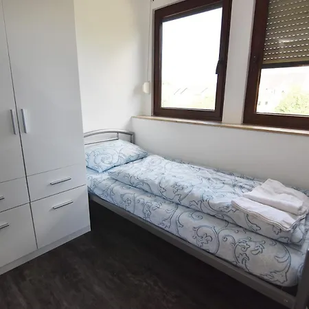 Work And 아파트 *